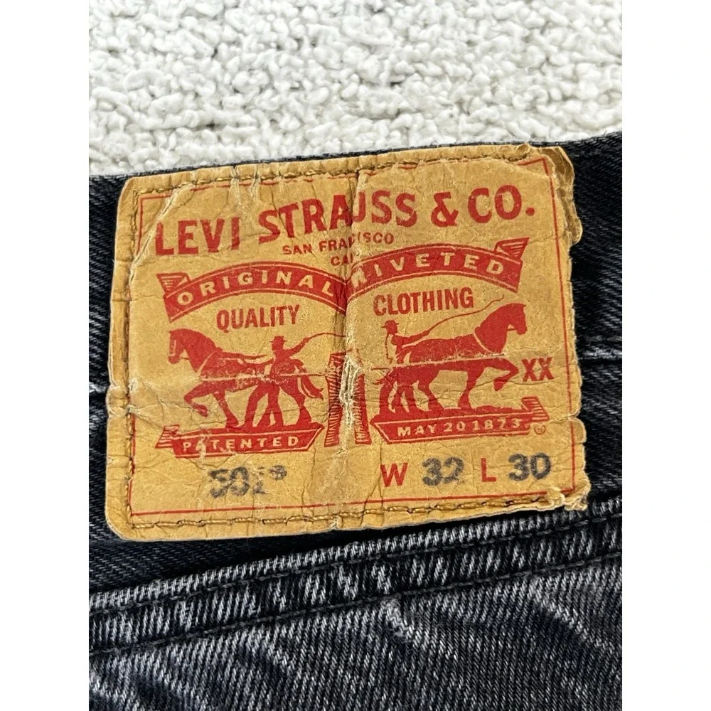 Levis 501 Original Fit Washed Black Jeans Mens 32 Button Fly Denim SKU 0050